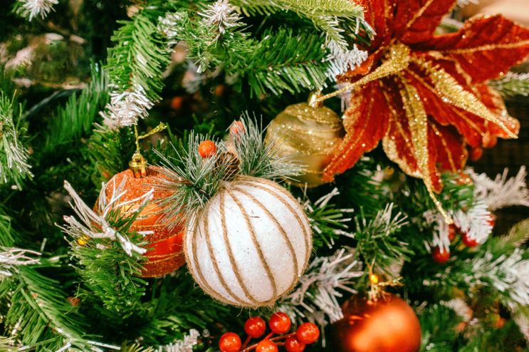 All you need to know about Full Artificial Christmas Trees for a Memorable Family Holiday